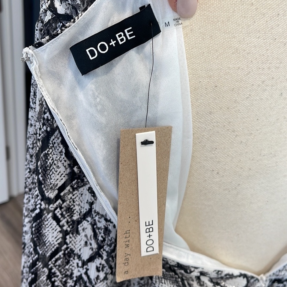 DO+BE SNAKE RUFFLE DRESS - NWT - Picture 10 of 10